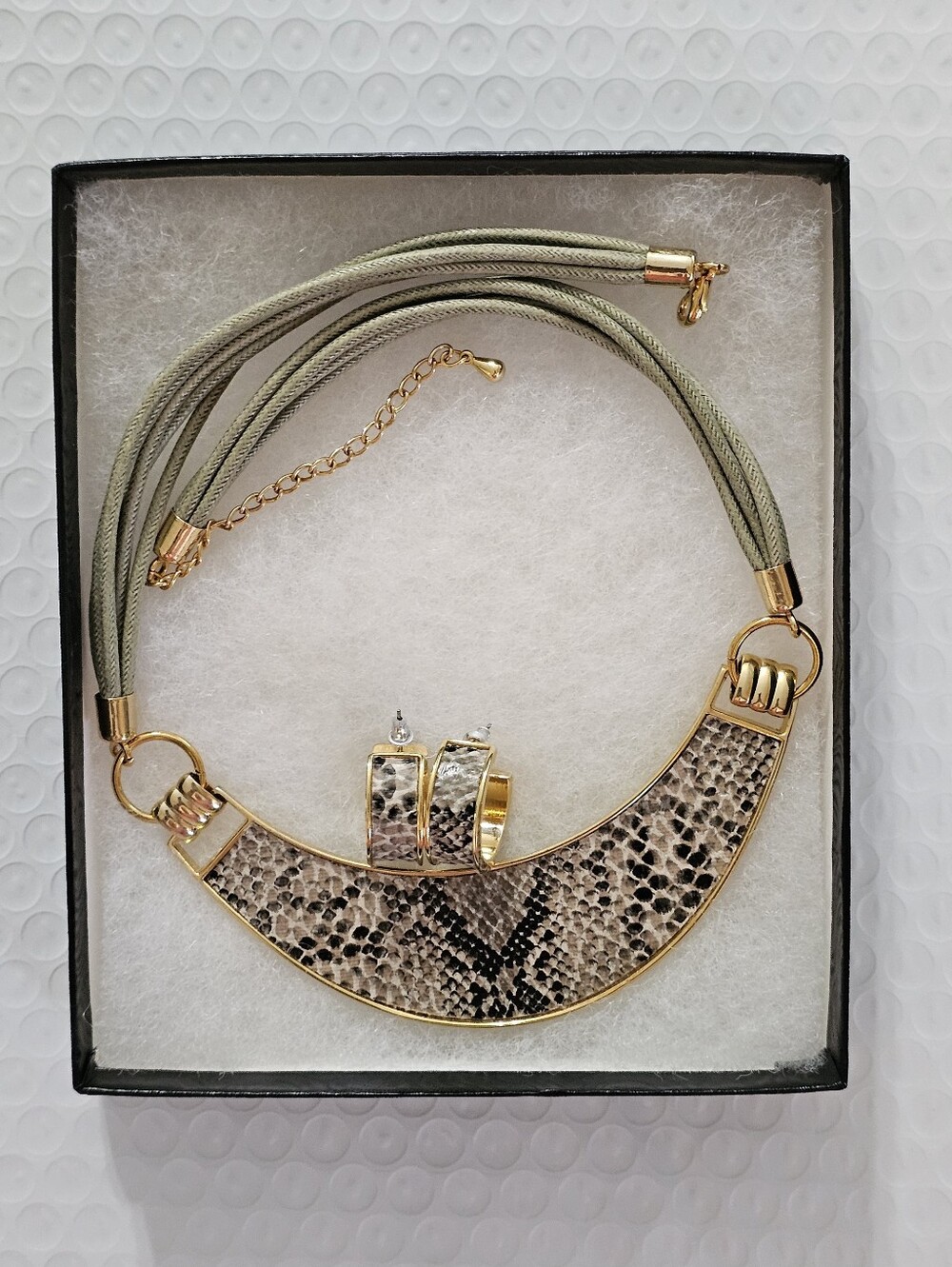 Immitation Python Bib Choker Necklace & Earrings Set